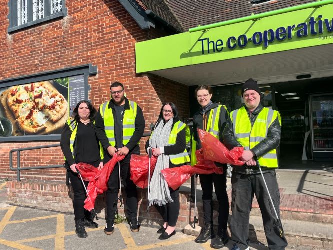 Litter Picking to Clean up our Regional Communities March Coop